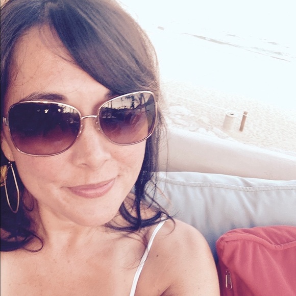 Meet your Posher, Rina - Picture 1 of 1